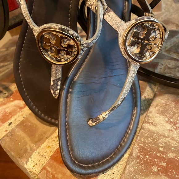 Tory Burch Dani Snakeskin T-strap Thongs Sandals - Picture 9 of 16